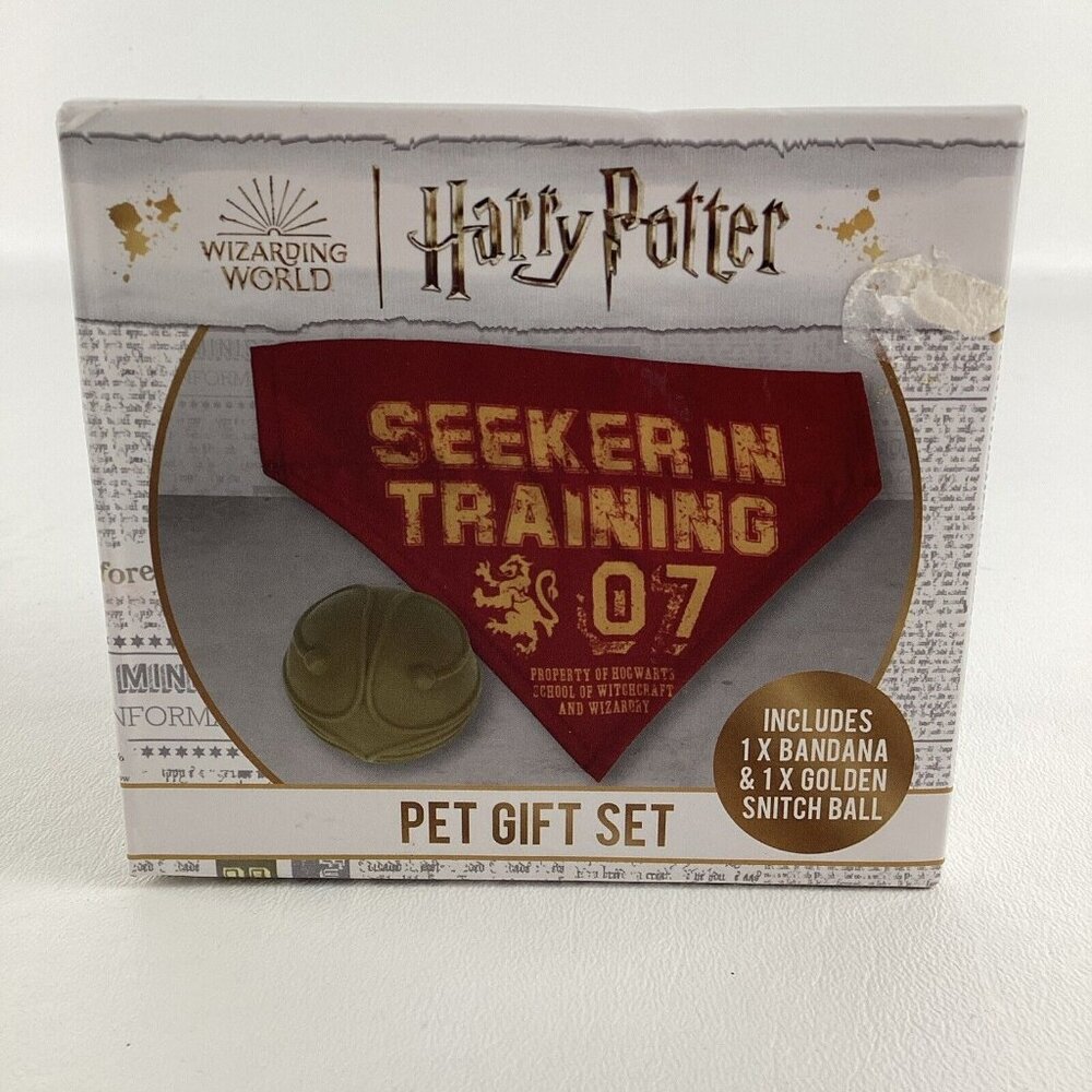 Wizarding World Harry Potter Pet Gift Set Bandana Golden Snitch Ball Hogwarts